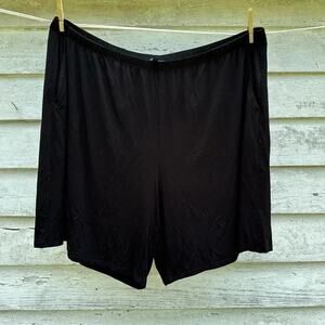 Eileen Fisher Pull On Walking Shorts Women's Size 3X Black Knit good condition